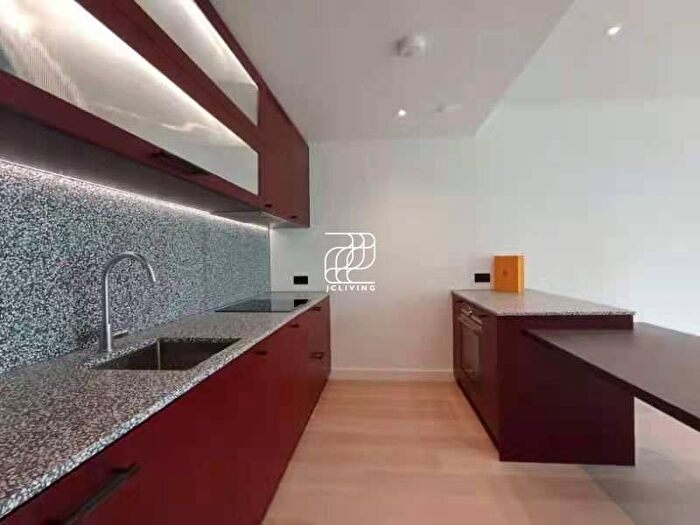 2 Bedroom Flat To Rent In Embassy Gardens, London, SW11