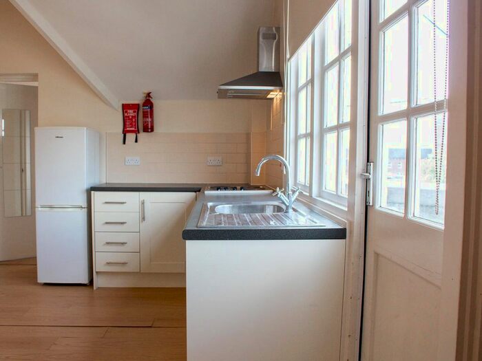 1 Bedroom Flat To Rent In Clarendon Road, Leeds, LS2