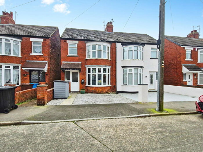 3 Bedroom Semi Detached House For Sale In Silverdale Road, Hull, HU6