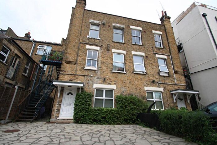 1 Bedroom Flat To Rent In Station Road, Westcliff-On-Sea, SS0