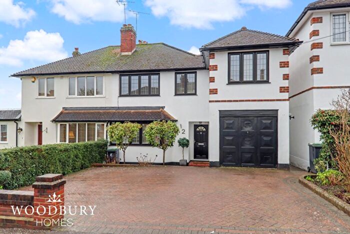 4 Bedroom Semi Detached House For Sale In Roundmead Close, Loughton, IG10