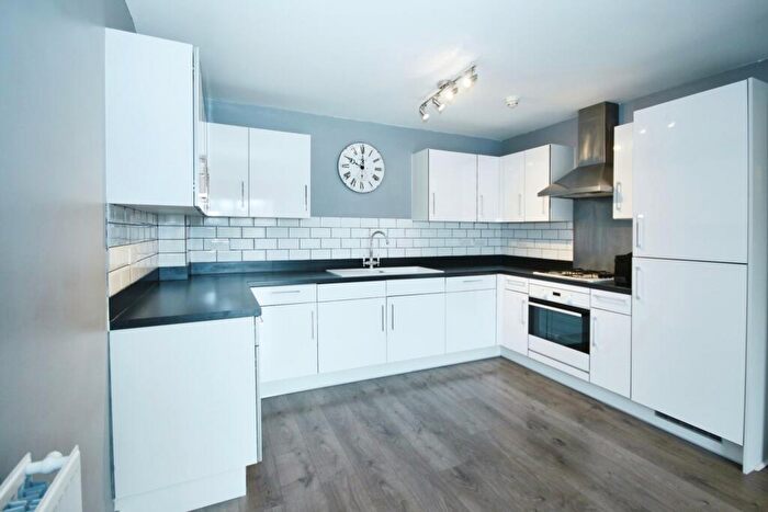2 Bedroom Flat To Rent In Falcon Way, Bracknell, RG12