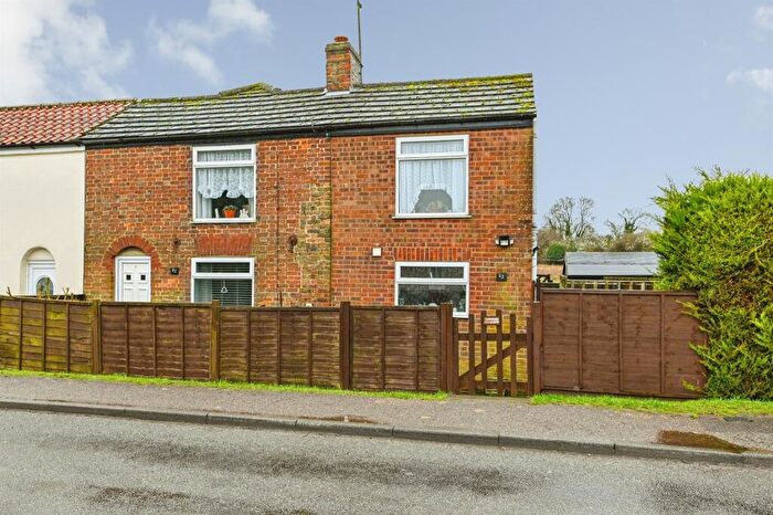 4 Bedroom Semi-Detached House For Sale In Magdalen Road, Tilney St. Lawrence, King's Lynn, PE34