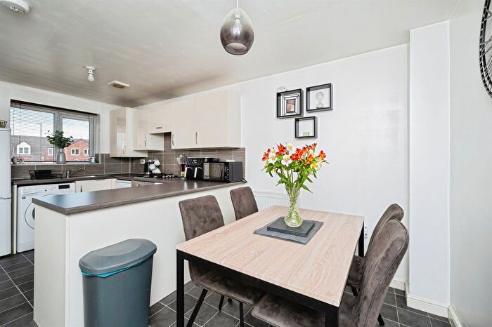 3 Bedroom Semi-Detached House For Sale In Masefield Place, Holmewood, Chesterfield, S42