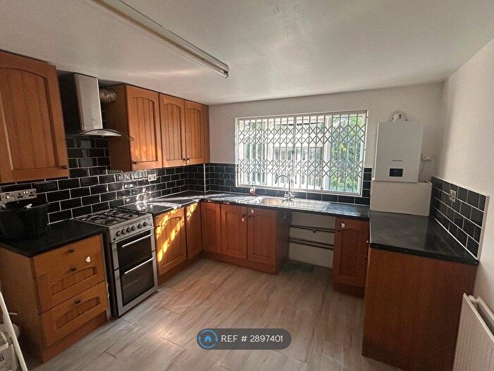 2 Bedroom Flat To Rent In Norfolk House, Northolt, UB5