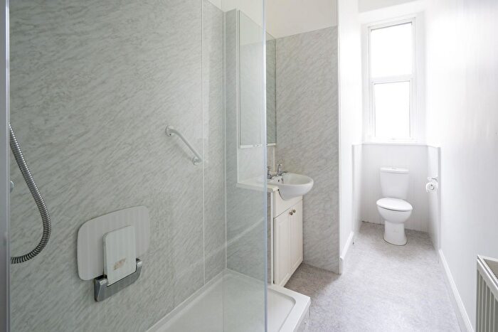 2 Bedroom Flat To Rent In Bruntsfield Gardens, Edinburgh, EH10