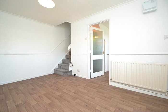 1 Bedroom House To Rent In Addison Gardens, Surbiton, KT5