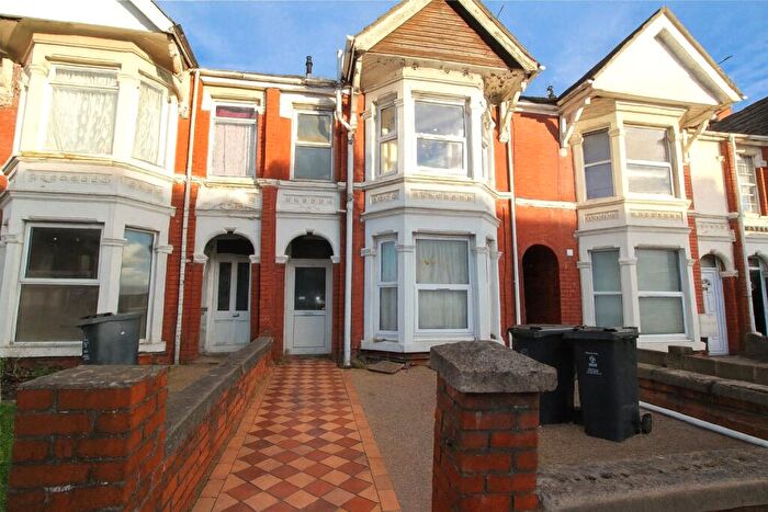 2 Bedroom Apartment To Rent In County Road, Swindon, Wiltshire, SN1