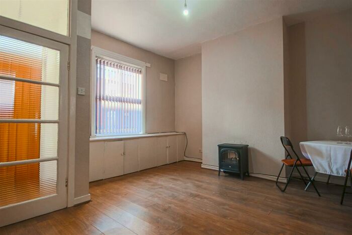 2 Bedroom Terraced House To Rent In Hamilton Street, Ashton-Under-Lyne, OL7