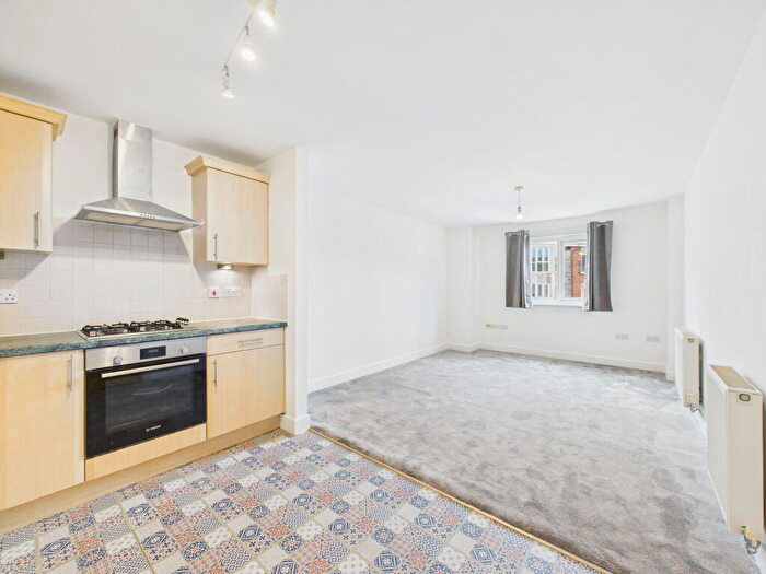 2 Bedroom Flat For Sale In Harwood Square, Horfield, BS7