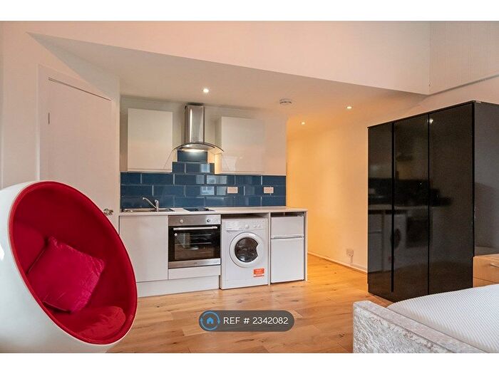 1 Bedroom Flat To Rent In Campkin Road, Cambridge, CB4