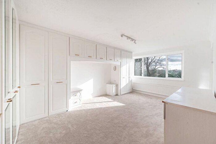 5 Bedroom Detached House To Rent In Arden Mhor, Pinner, HA5