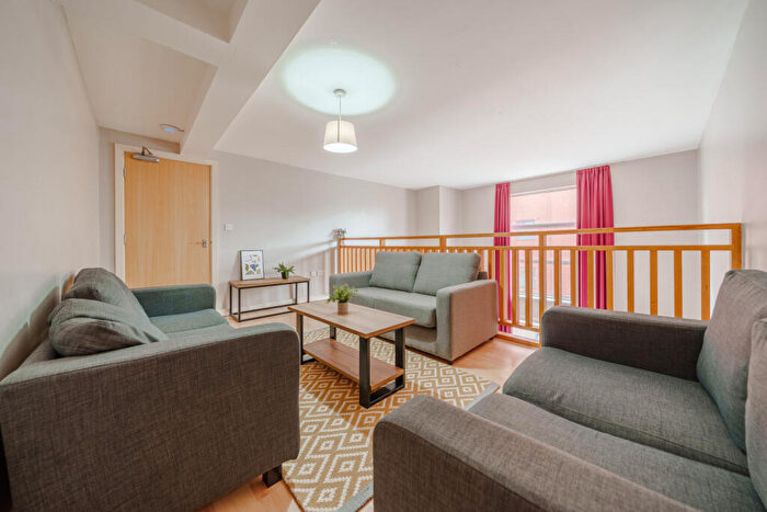 2 Bedroom Property To Rent In Flat, Mayfair Court, Manchester, M14