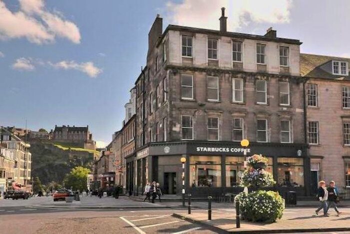 3 Bedroom Flat To Rent In George Street, New Town, Edinburgh, EH2