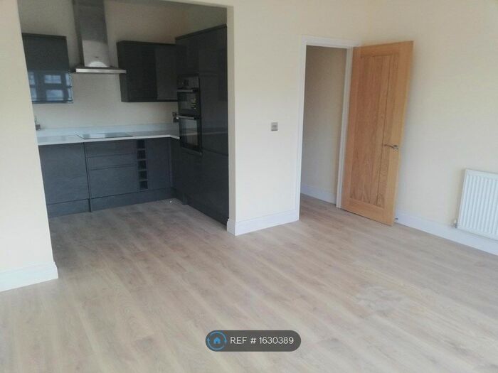 1 Bedroom Flat To Rent In Fairdene Road, Coulsdon, CR5