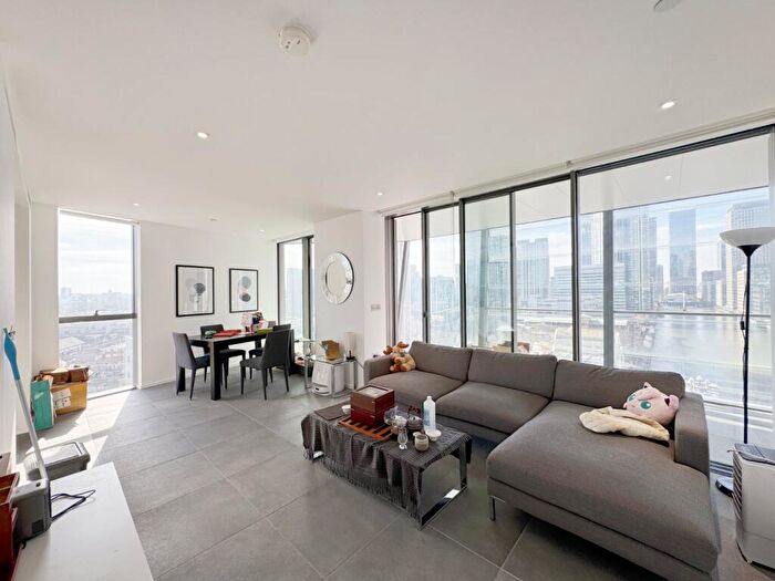 2 Bedroom Flat To Rent In Dollar Bay Point, Dollar Bay Place, E14