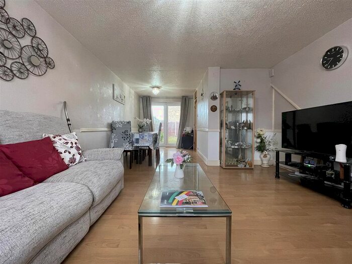 3 Bedroom Terraced House For Sale In Roman, East Tilbury, Tilbury, RM18