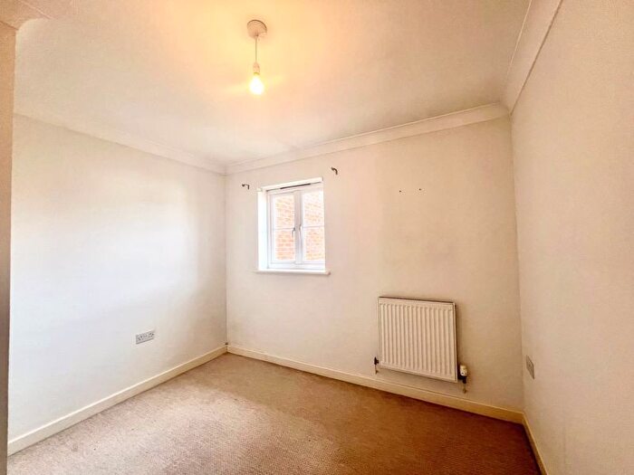 2 Bedroom Flat For Sale In Charlotte Court, Calne, SN11