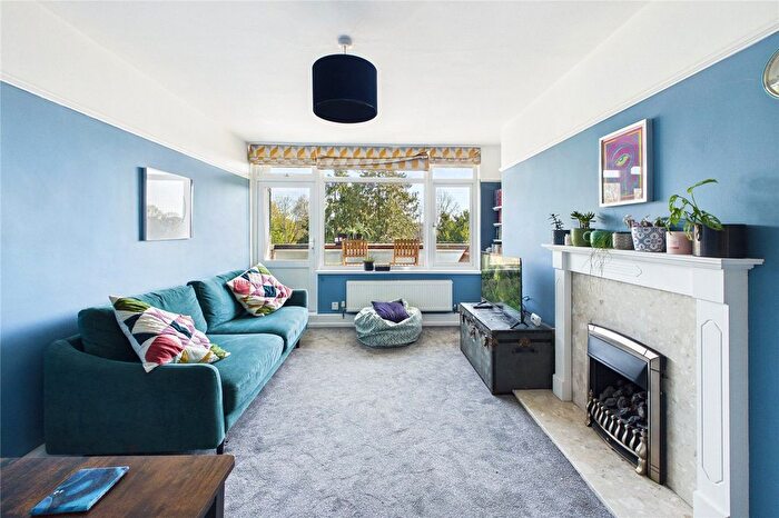 2 Bedroom Flat For Sale In West Drive, London, SW16