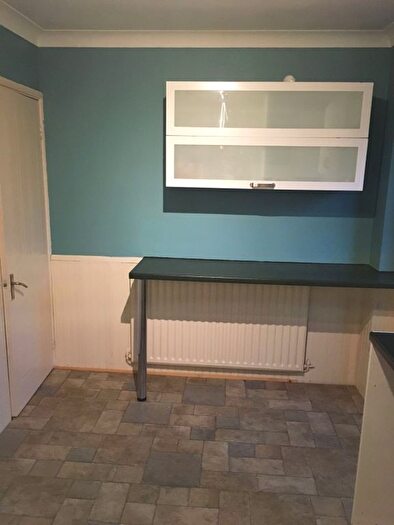 2 Bedroom Semi-Detached House To Rent In Mees Close, Luton, LU3