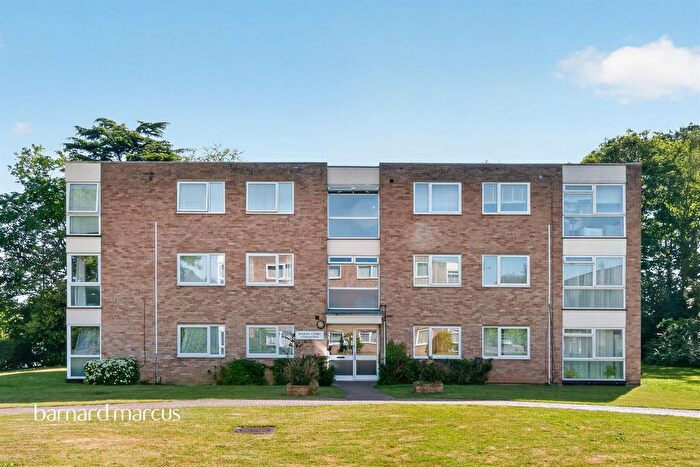 2 Bedroom Flat For Sale In Warham Road, South Croydon, CR2