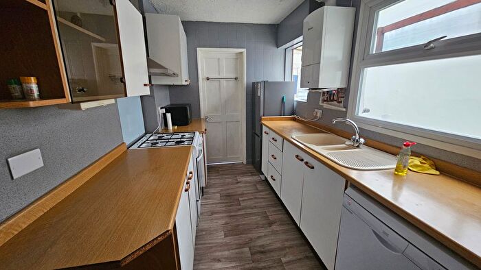 4 Bedroom Terraced House To Rent In Adelaide Road, Reading, RG6