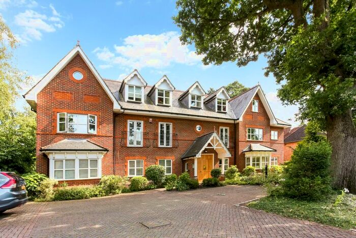 2 Bedroom Flat To Rent In Gordon Road, Camberley GU15