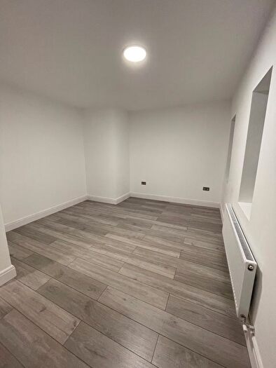 1 Bedroom Flat To Rent In Green Lane, Dagenham, RM8