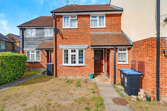 1 Bedroom Maisonette For Sale In Russell Place, Hemel Hempstead, HP3