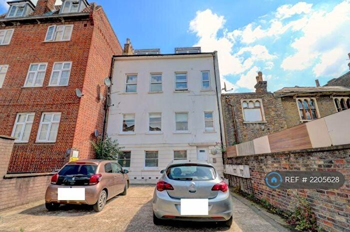 1 Bedroom Flat To Rent In Hornsey Road, London, N19
