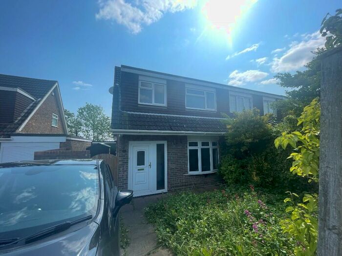 3 Bedroom Semi-Detached House To Rent In Kilmiston Drive, Fareham, Hampshire, PO16
