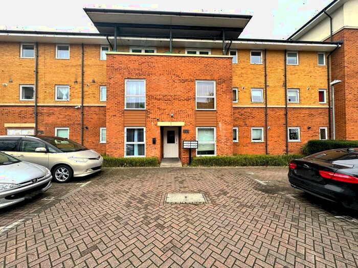 1 Bedroom Flat To Rent In Admirality Close, West Dryaton, Greater London, UB7