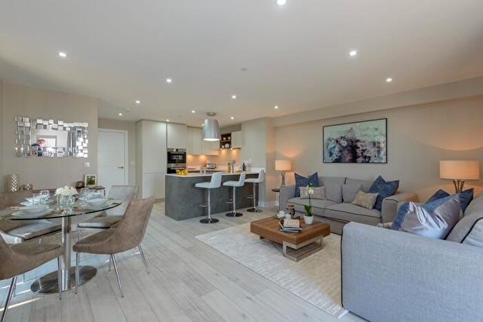 1 Bedroom Apartment To Rent In Beaumont Court, Victoria Avenue, SS2