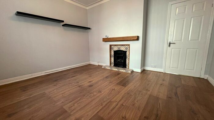 4 Bedroom Terraced House To Rent In Clark Road, Leeds, LS9