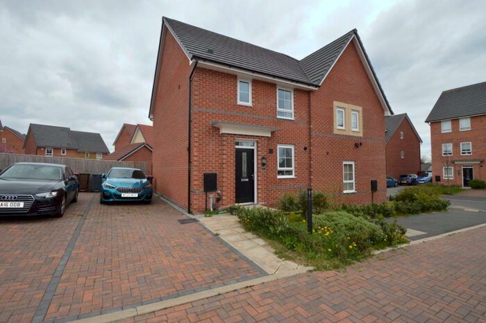 3 Bedroom House To Rent In Juneberry Avenue, Salford, M28