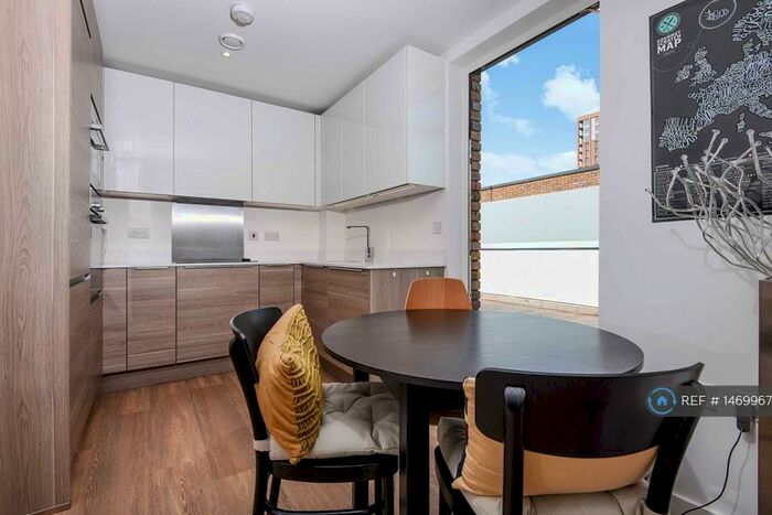 2 Bedroom Flat To Rent In Royal Victoria Gardens, London, SE16