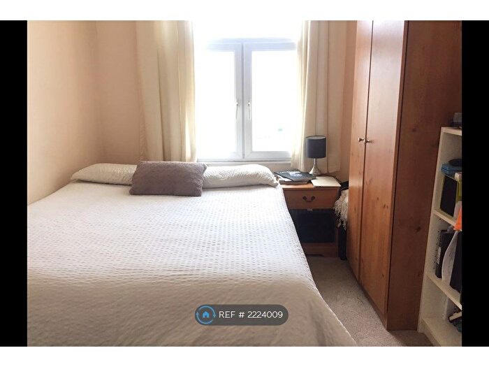 2 Bedroom Flat To Rent In Camden Street, Camden, NW1