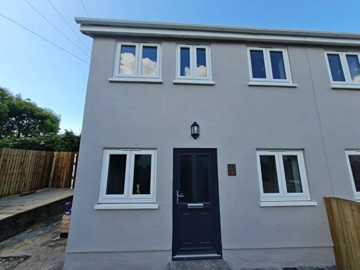 2 Bedroom End Of Terrace House To Rent In Forde Court, Kidwelly, SA17