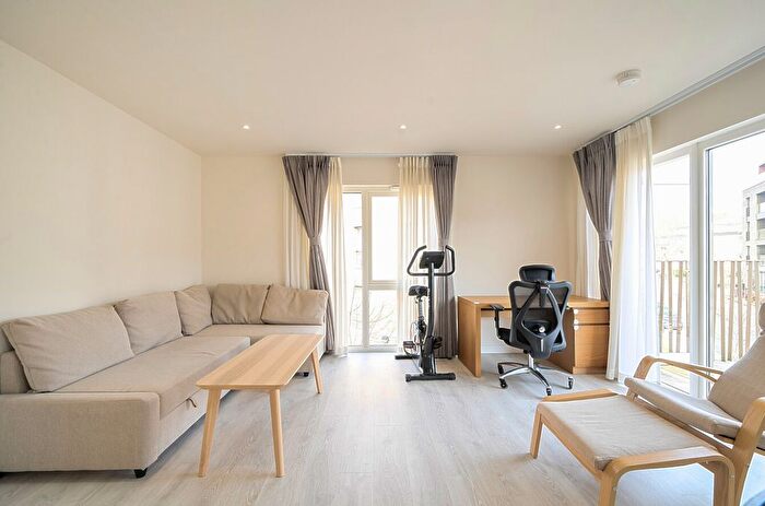 1 Bedroom Flat To Rent In Harewood Avenue, London, NW7