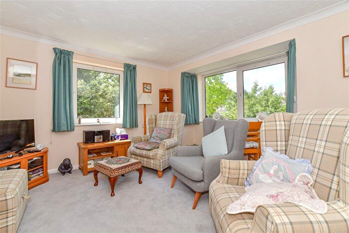 2 Bedroom Flat For Sale In Waterloo Road, Tonbridge, Kent, TN9