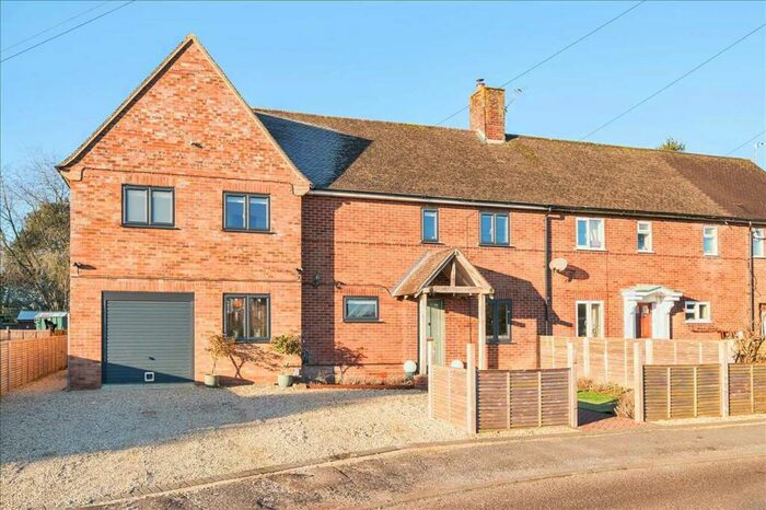 4 Bedroom Semi-Detached House For Sale In Bulbery, Abotts Ann, Andover, SP11