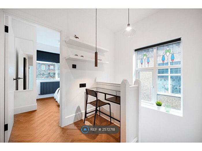 2 Bedroom Maisonette To Rent In Martin Way, Morden, SM4