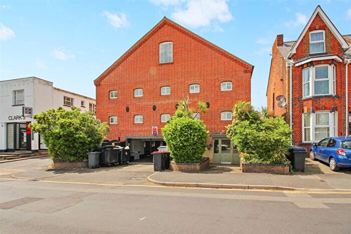 2 Bedroom Flat To Rent In The Maltings, Roper Road, Canterbury, Kent, CT2