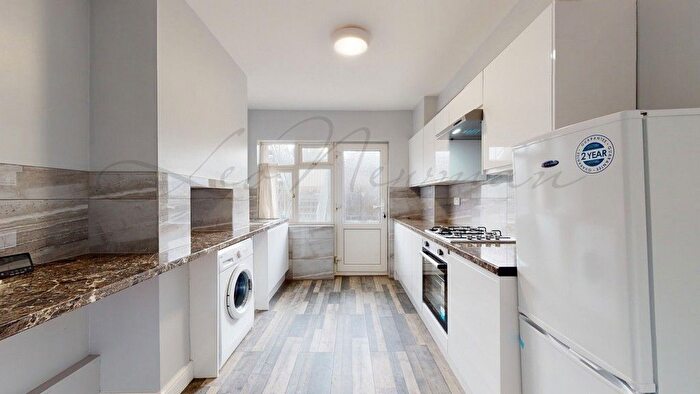 1 Bedroom Flat To Rent In Rosebank Way, London, W3