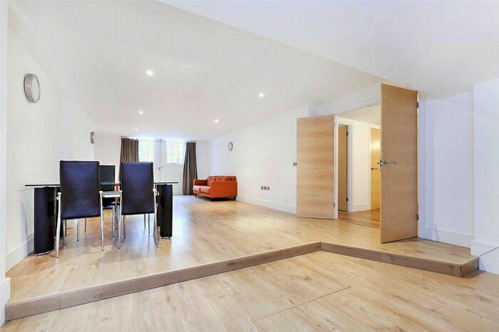 2 Bedroom Flat To Rent In Gainsford Street, London, SE1