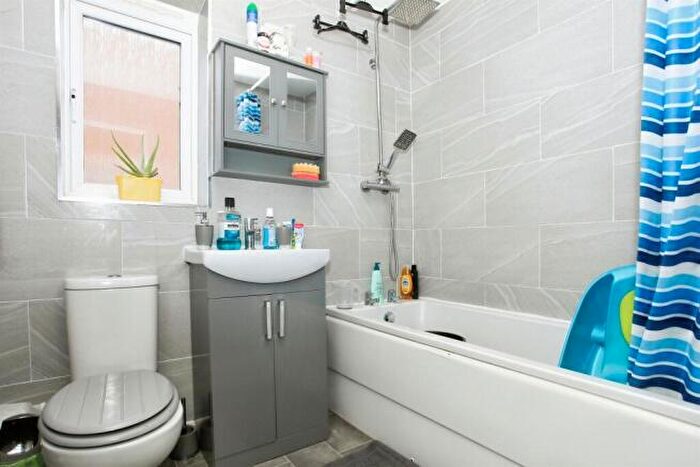 3 Bedroom Detached House For Sale In Cornmill Close, Farcet, Peterborough, Cambridgeshire, PE7