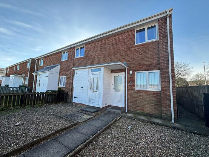 2 Bedroom Flat To Rent In Arundel Close, Bedlington, Northumberland, NE22