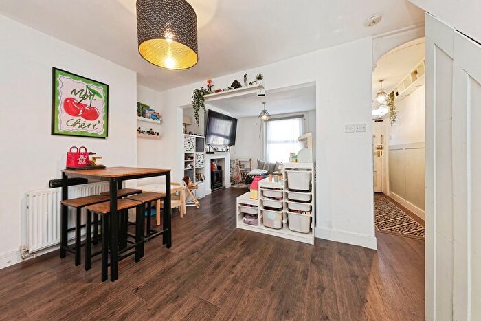 2 Bedroom Detached House For Sale In London Road, Dover, Kent, CT17