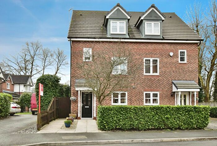 4 Bedroom Semi Detached House For Sale In Lawnhurst Avenue, Wythenshawe, Manchester, M23