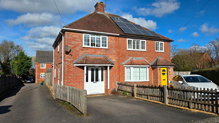2 Bedroom Semi Detached House For Sale In Courtlands Road, Newbury, RG14